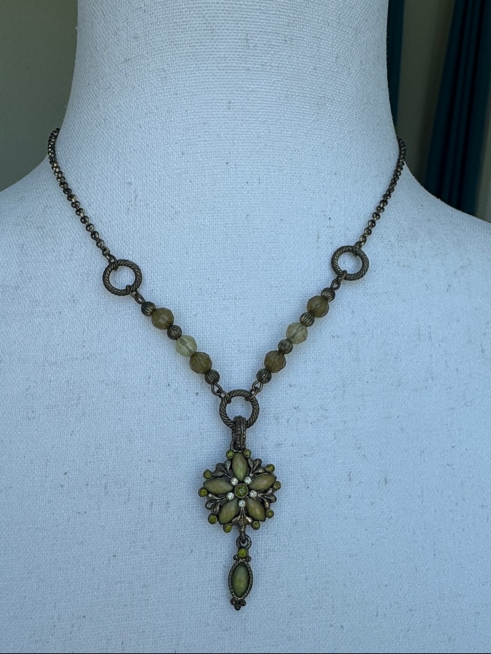 Vintage 1928 statement necklace